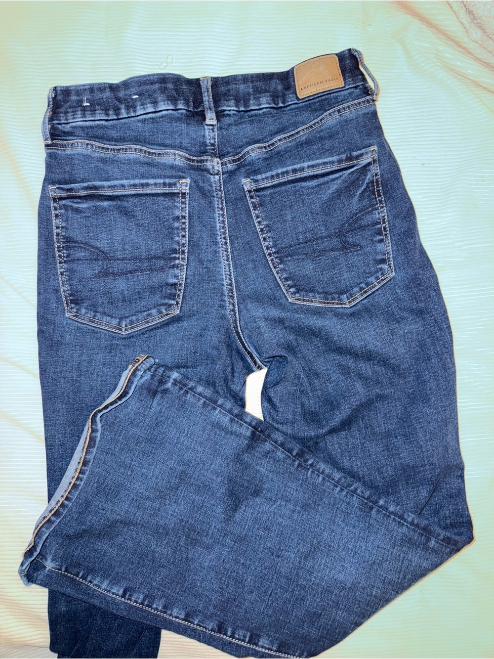 American Eagle Outfitters Dark Wash Flare Jeans size 8 short, worn maybe once. - Picture 4 of 5